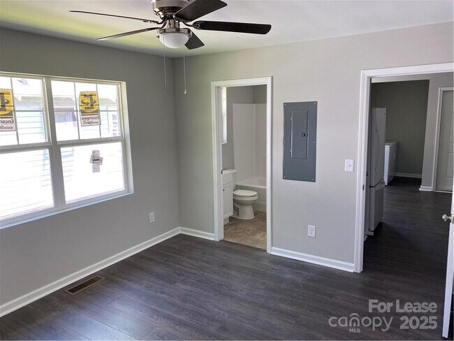 Foto del edificio - 728 E Pine St