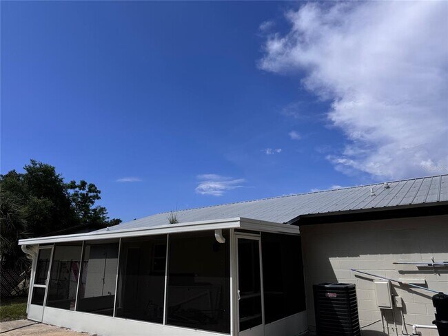 Building Photo - 1207 Windsor Cir