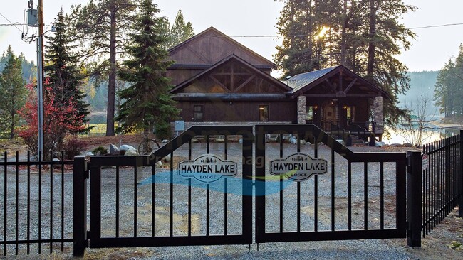 Building Photo - Stunning Luxury Hayden Lake Lodge with 5 B...