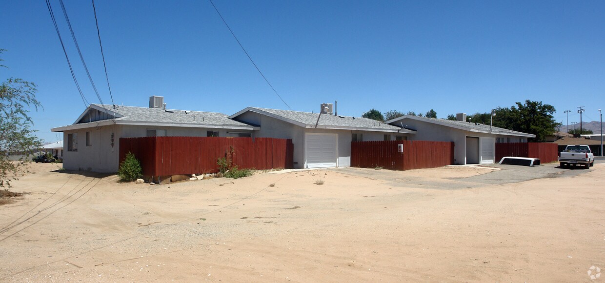 Foto del edificio - 13444 Navajo Rd