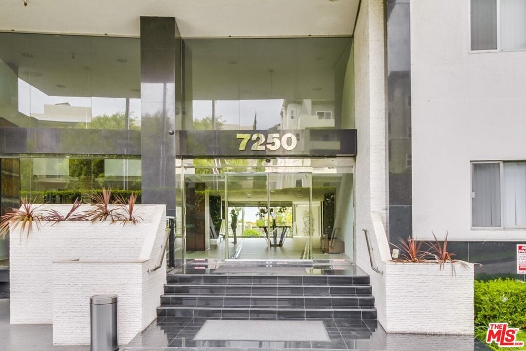 Foto principal - 7250 Franklin Ave