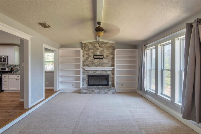 Building Photo - Now available for immediate move-in!