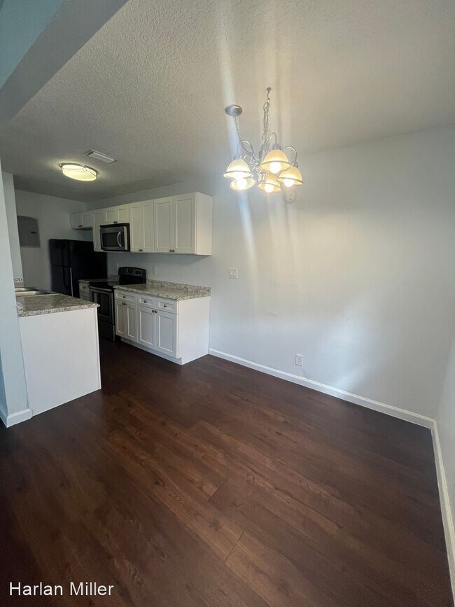 Building Photo - 2 br, 1 bath House - 803 W TIFFANY DR #3