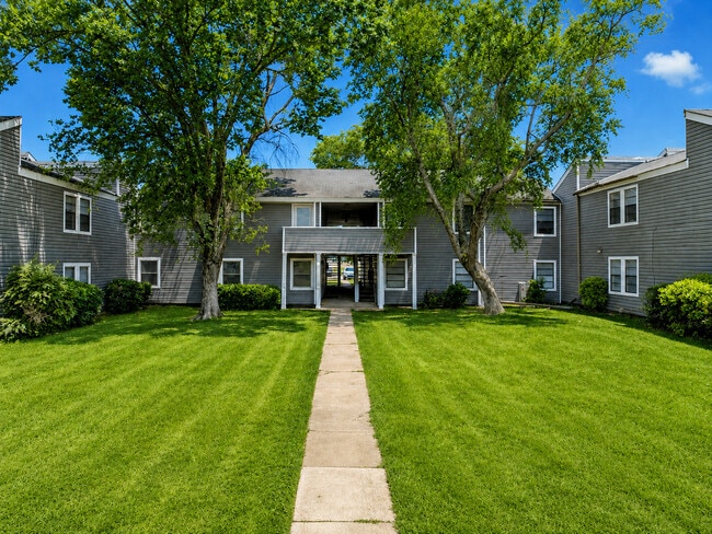 Building Photo - Riverbend Apartments