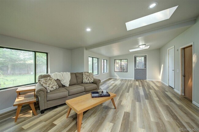 Foto del edificio - 15726 E Brown Ave