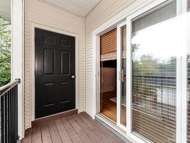 Building Photo - 229 Scio Village Ct