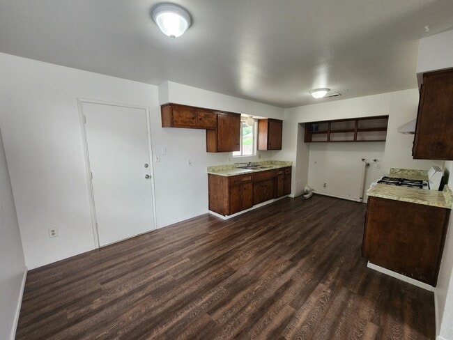 Building Photo - 4909 Shirley Ln