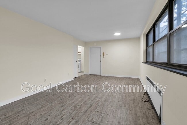 Building Photo - 1022 Delaware Ave