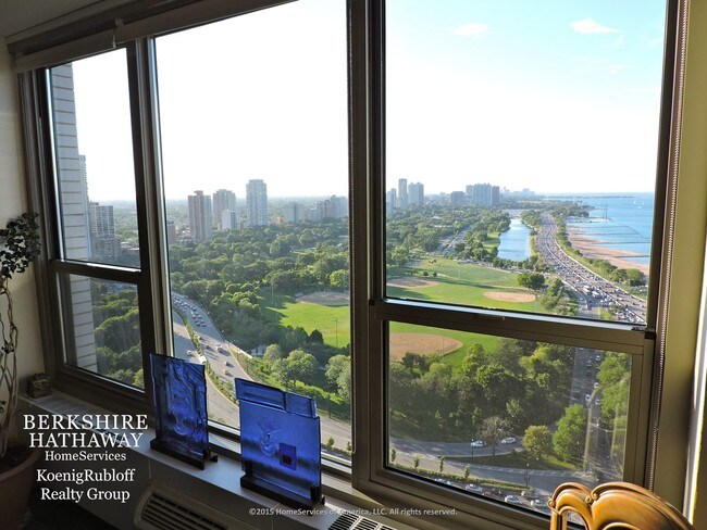 Foto del edificio - 1550 N Lake Shore Dr