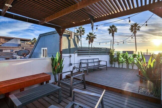Foto del edificio - 2207 Ocean Front Walk