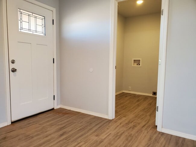 Building Photo - PRE-LEASE! Great 3/2/2 Located in Frenship ISD