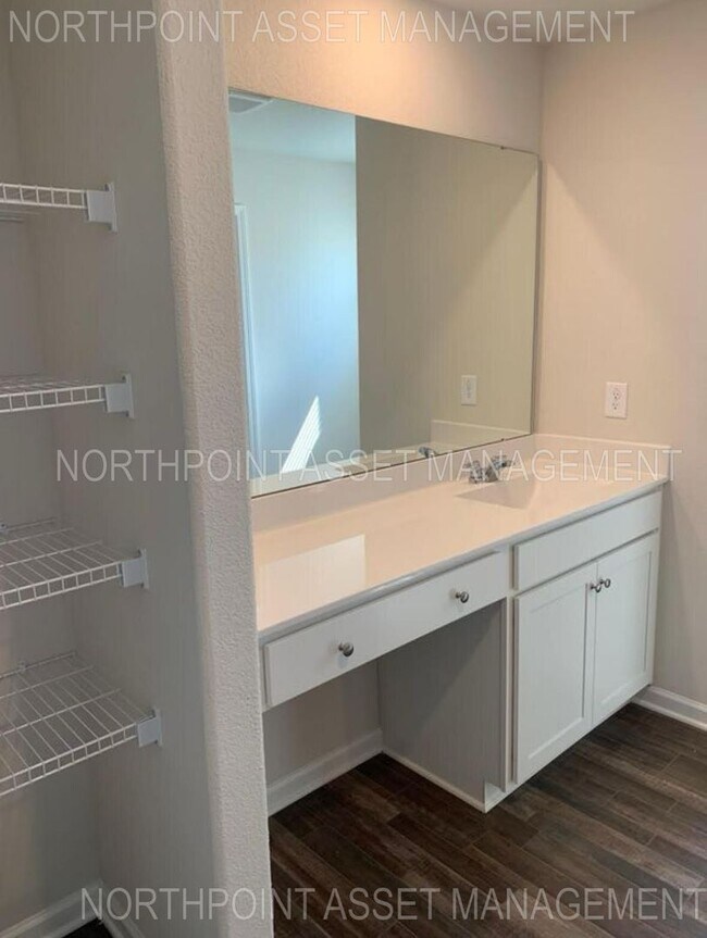 Building Photo - Move-in Special: Get $300 off your second ...