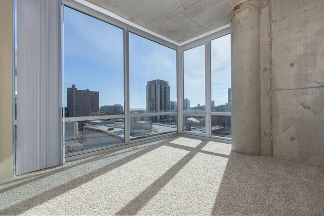 Foto del edificio - 1501 S State St