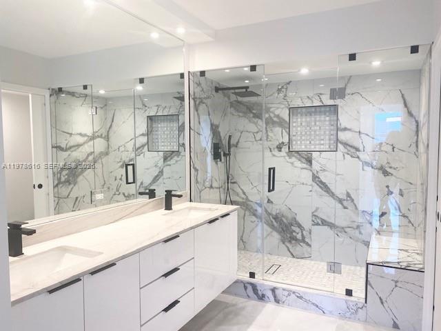 Foto del edificio - 3530 Mystic Pointe Dr