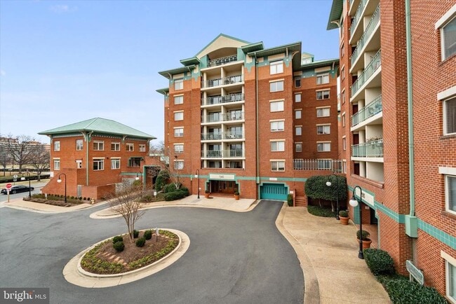 Foto del edificio - 545 E Braddock Rd