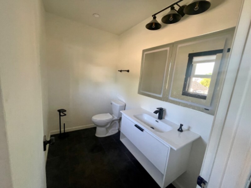 317 N Mission Rd Unit 317, Fallbrook, CA 92028 Room for Rent in