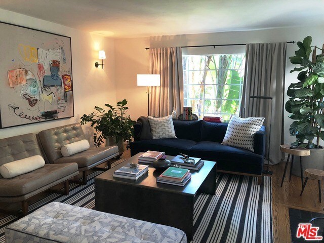 Foto del edificio - 1262 Burnside Ave