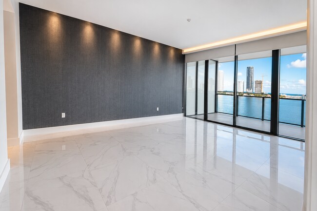 Foto del edificio - 5000 Island Estates Dr