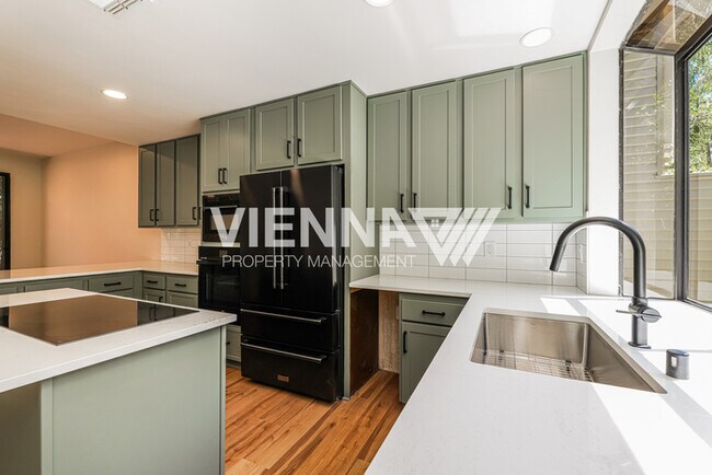 Foto del edificio - 340 Wyndgate Rd