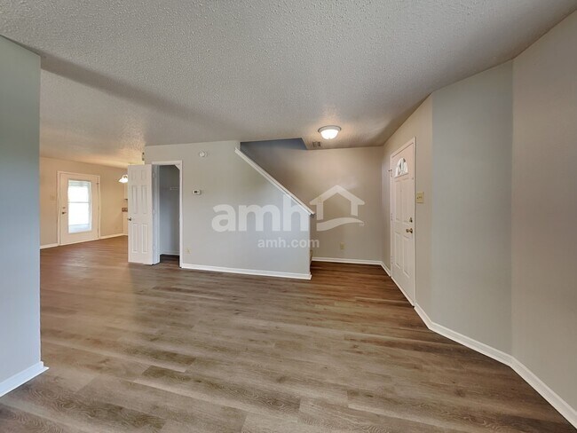 Foto del edificio - 14414 Refreshing Garden Ln