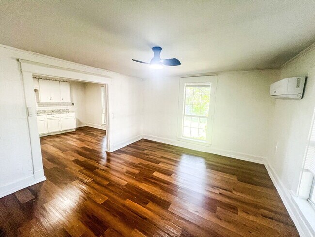 Foto del edificio - 307 S Rosehill Ave