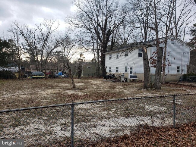 Building Photo - 4305 Stanley Terrace