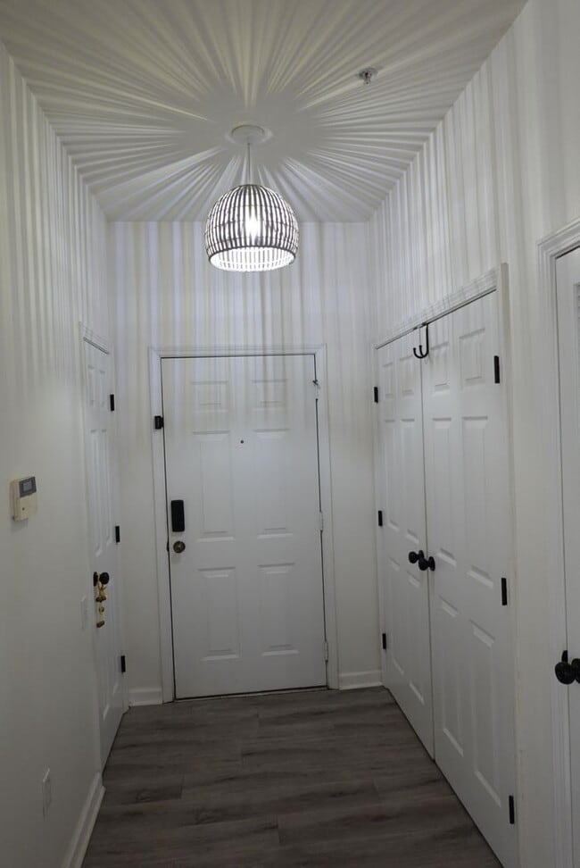 Building Photo - Stone Bridge