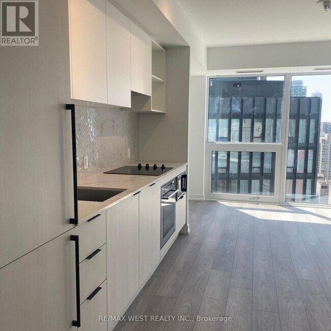 Building Photo - 82-3082 Dalhousie St