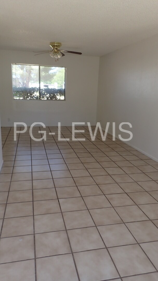 Building Photo - 610 S Canyon Dr