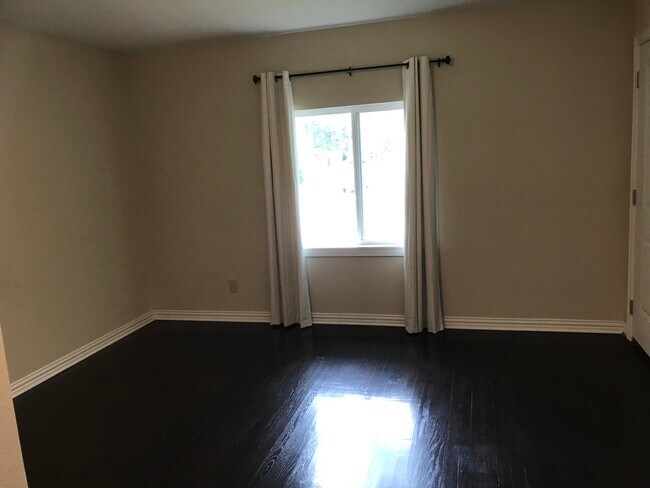 Foto del edificio - 823 Jackson St