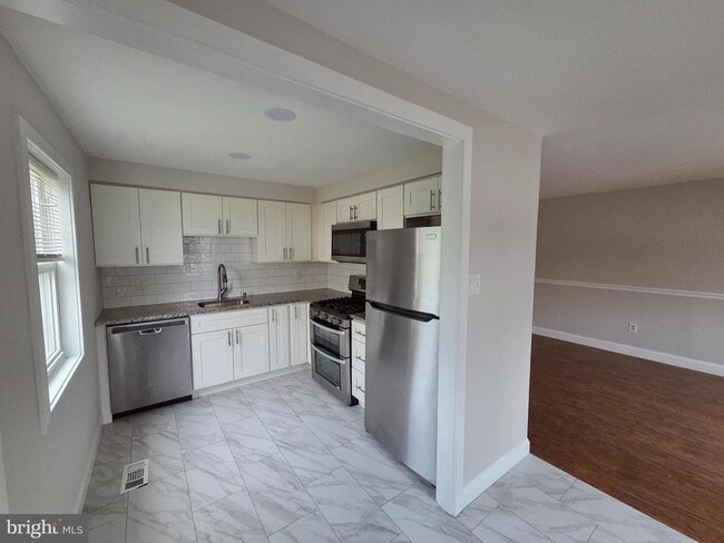 Building Photo - 13071 Cardella Pl