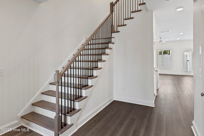 Foto del edificio - 1408 Hartley Ln