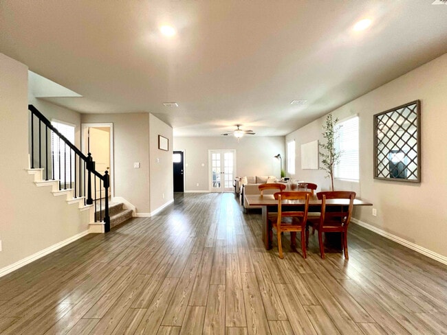 Building Photo - 2629 Gateway Ave