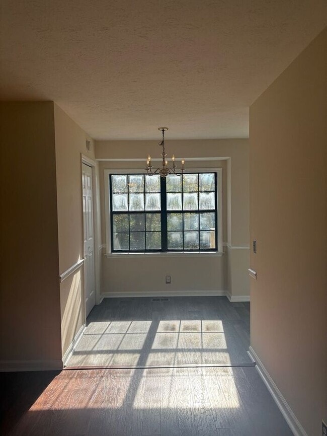 Foto del edificio - 3 Bed/2 Bath with Deck/Yard in quite neigh...