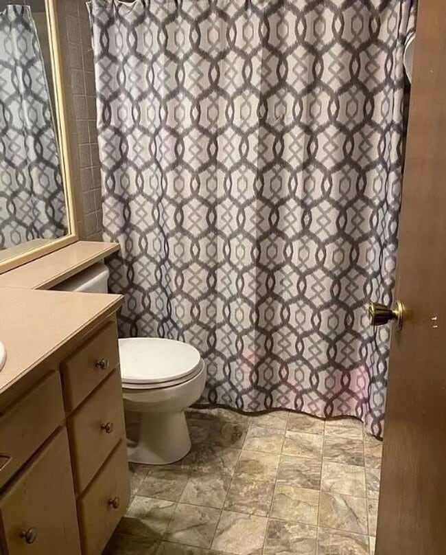 Building Photo - 2BD/1BA Condo located in the desirable Chu...