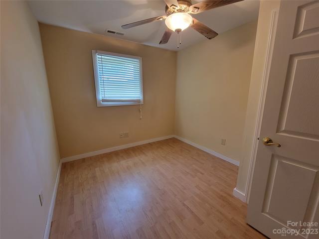 Building Photo - 105 Kluttz St