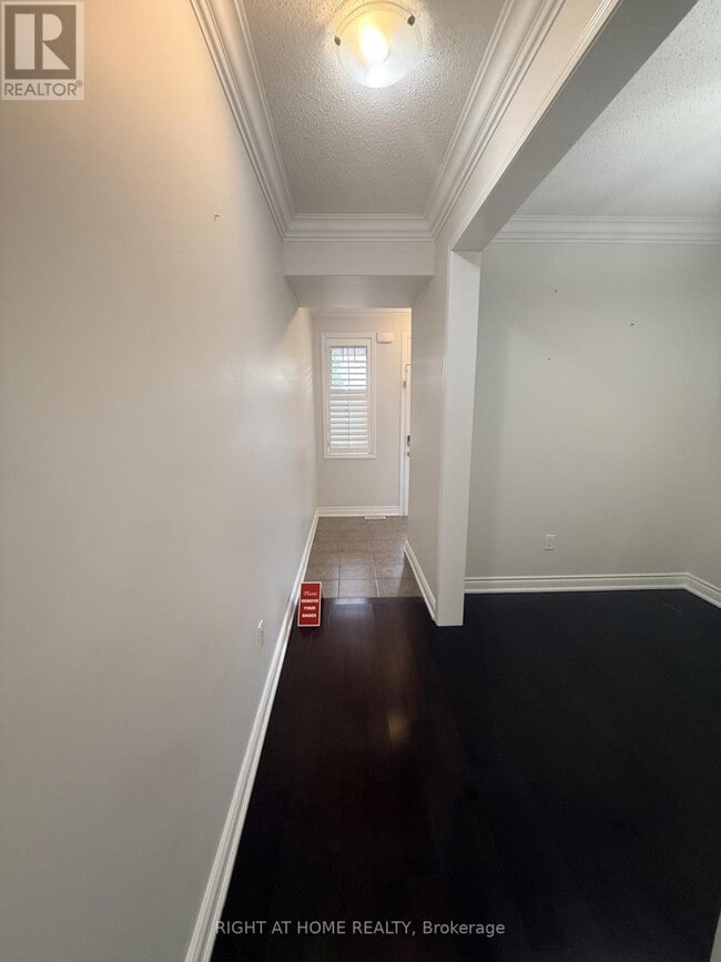 Building Photo - 970 Farmstead Dr