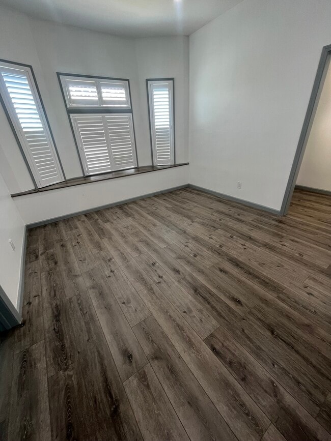 Foto del edificio - 1023 E 27th St