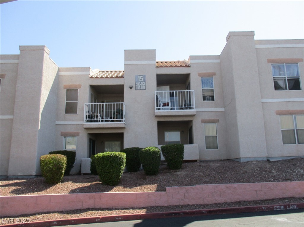 Foto principal - 6800 E Lake Mead Blvd