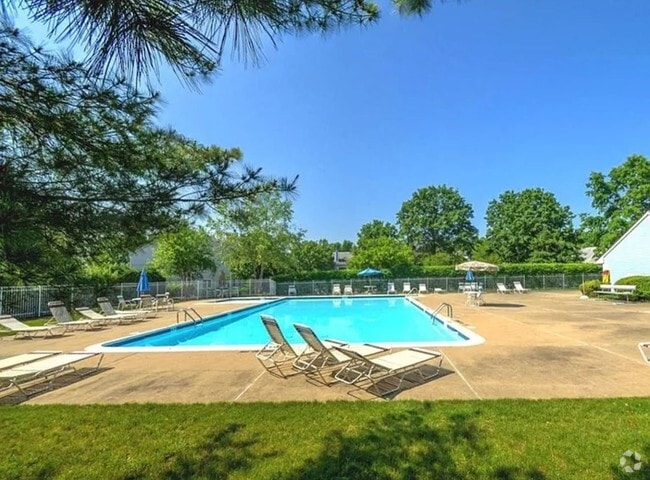 Building Photo - 2403 Aspen Dr