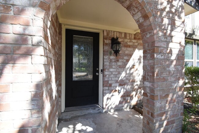 Building Photo - 8110 Dorrcrest Ln
