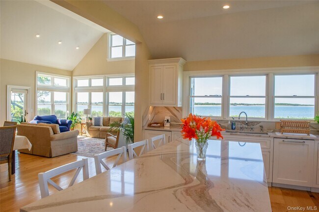 Foto del edificio - 2450 Peters Neck Rd