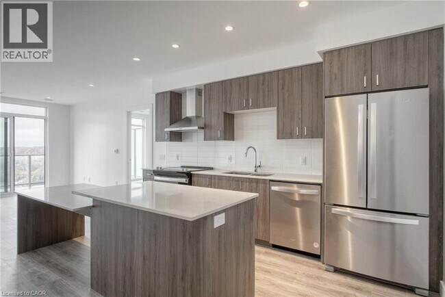 Photo du bâtiment - 50 Grand Ave S