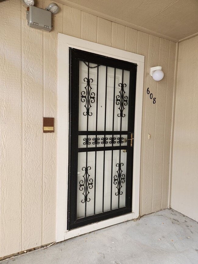 Photo - Amazing first floor unit in Arvada! MOVE I... Apartment