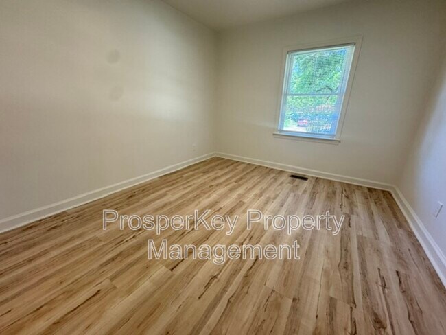 Foto del edificio - 3552 Irwin Way