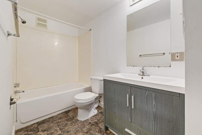 Building Photo - Charles Manor