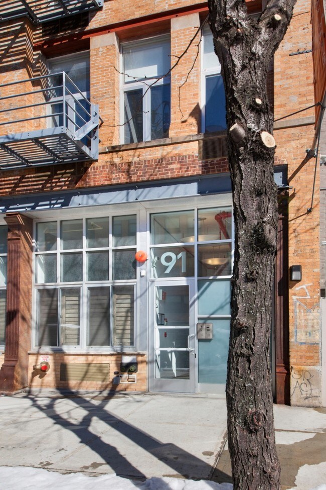 Building Photo - 91 Grand St