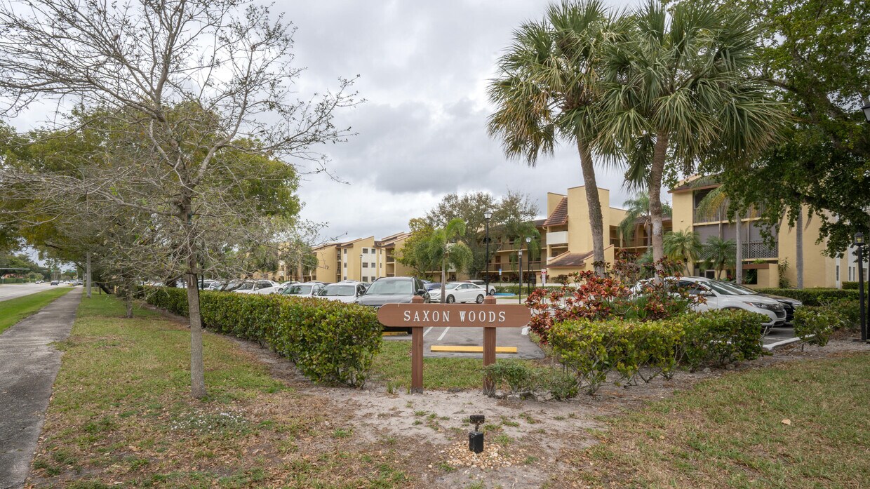 Primary Photo - 2015 Coral Ridge Dr