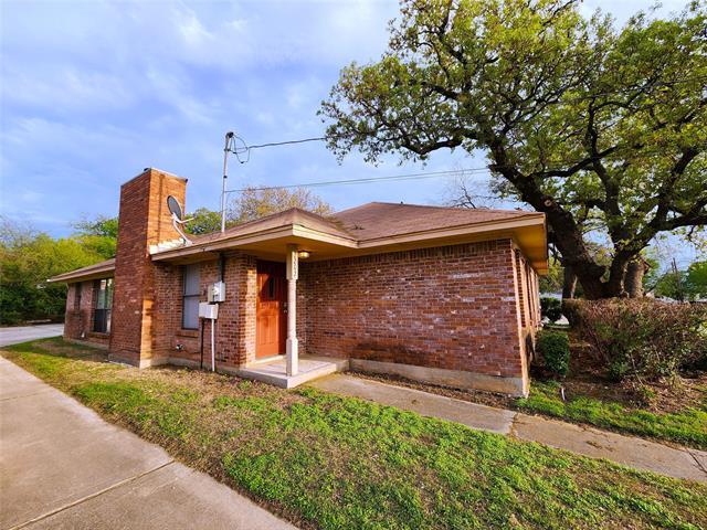 Foto principal - 2202 Bolivar St