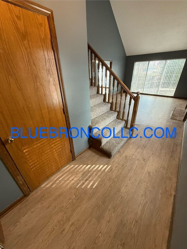 Building Photo - 1002-1006 NW Porter Ct.